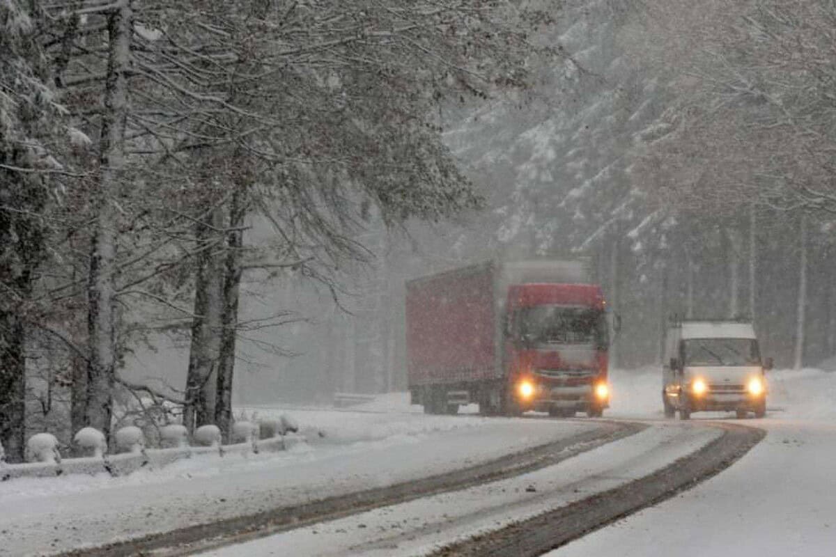 Cod galben de viscol și ninsori în sudul Moldovei și Muntenia până duminică dimineața