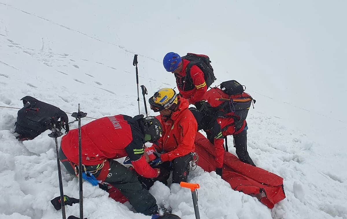 Ninsori consistente în Munții Făgăraș amplifică riscul de avalanșă la altitudini mari