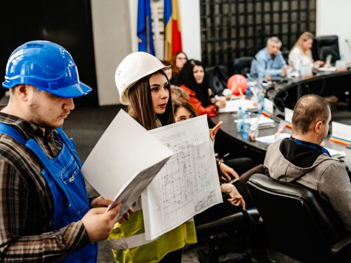 Meserii, licee și alegeri importante pentru viitor: elevii din Tulcea au participat la Caravana „Start în carieră” / foto