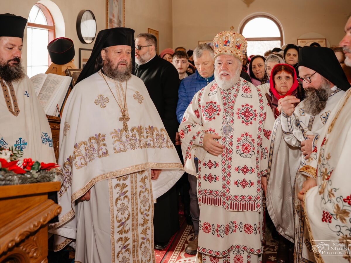 Episcopul Tulcii a slujit la hramul Mănăstirii Cerbu. Mesaj despre credință și jertfă / foto
