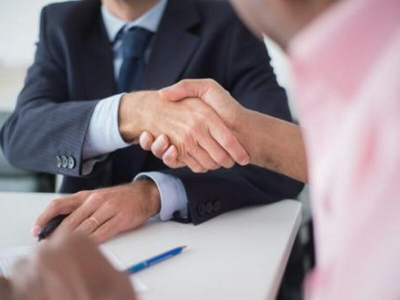 Se fac angajări în Tulcea: post de referent debutant în achiziții la o unitate militară