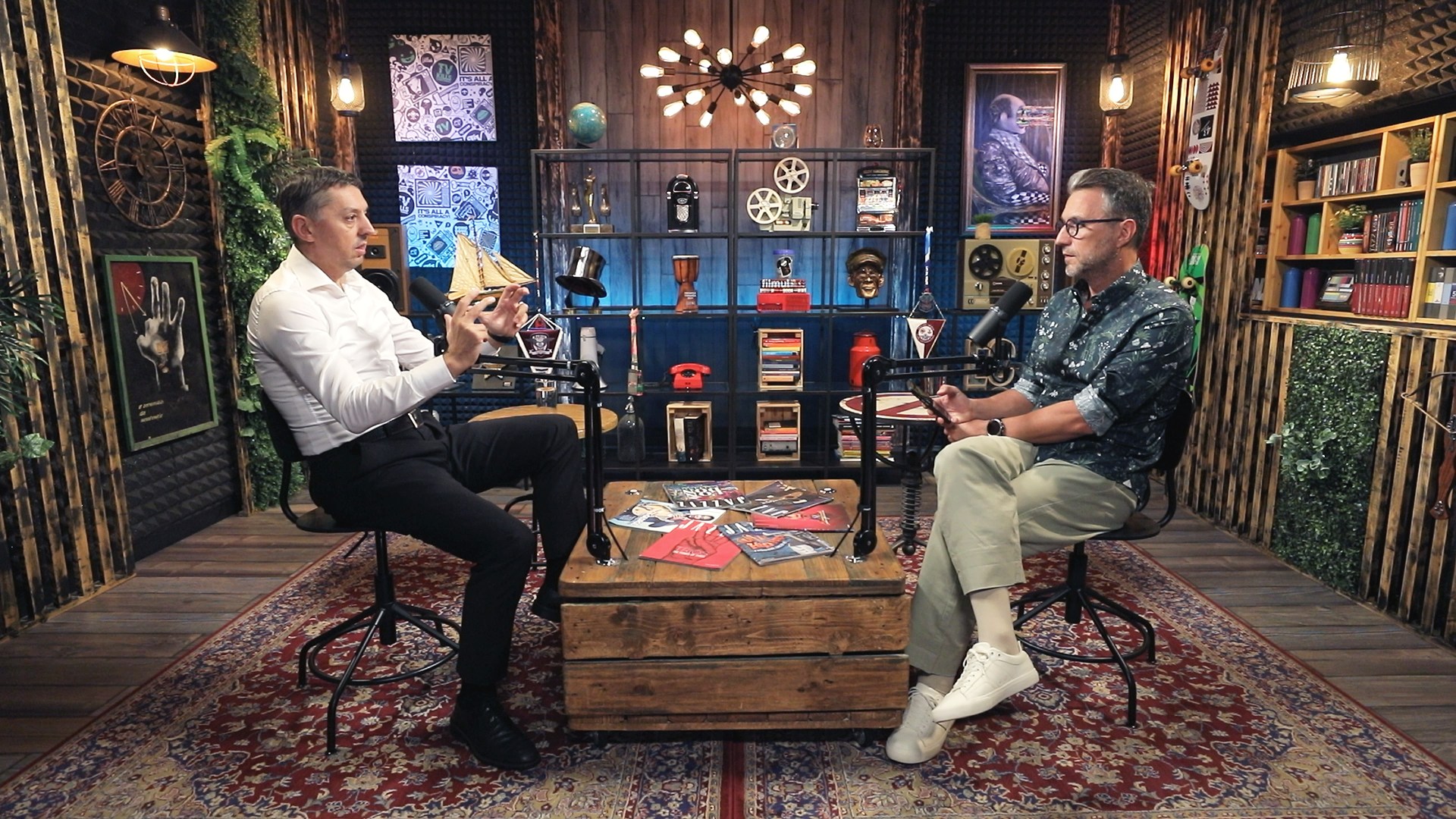 apropo tv intra intr o pauza dupa 44 de sezoane promitand o revenire surpriza