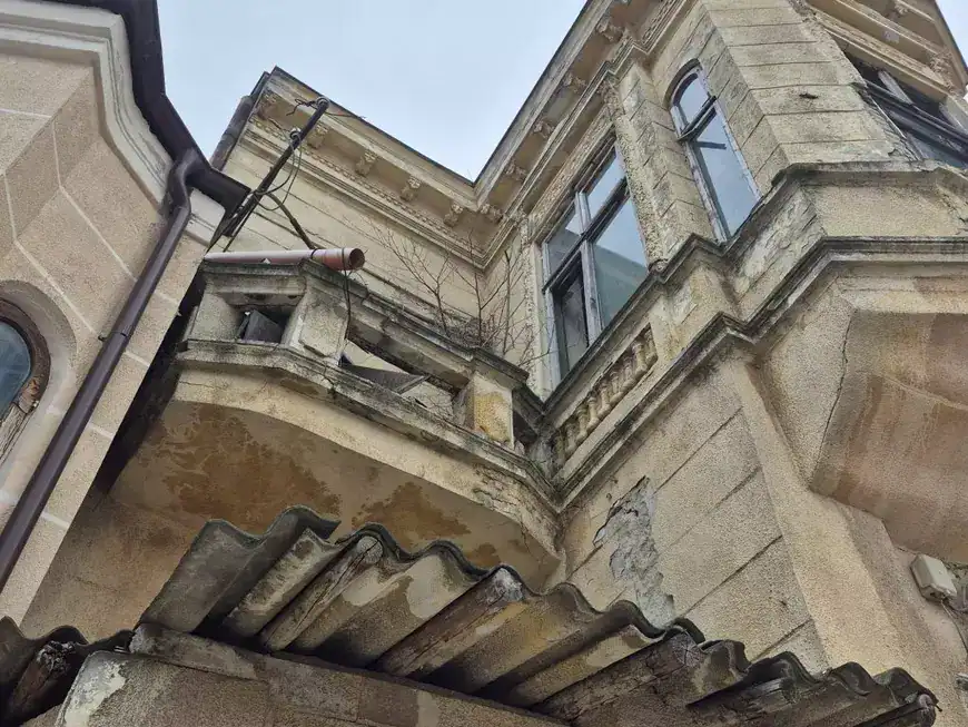 fatada deteriorata a casei teodorof din tulcea 1024x768 1