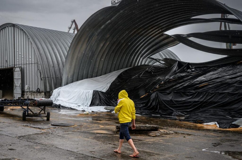 hambar distrus de drone