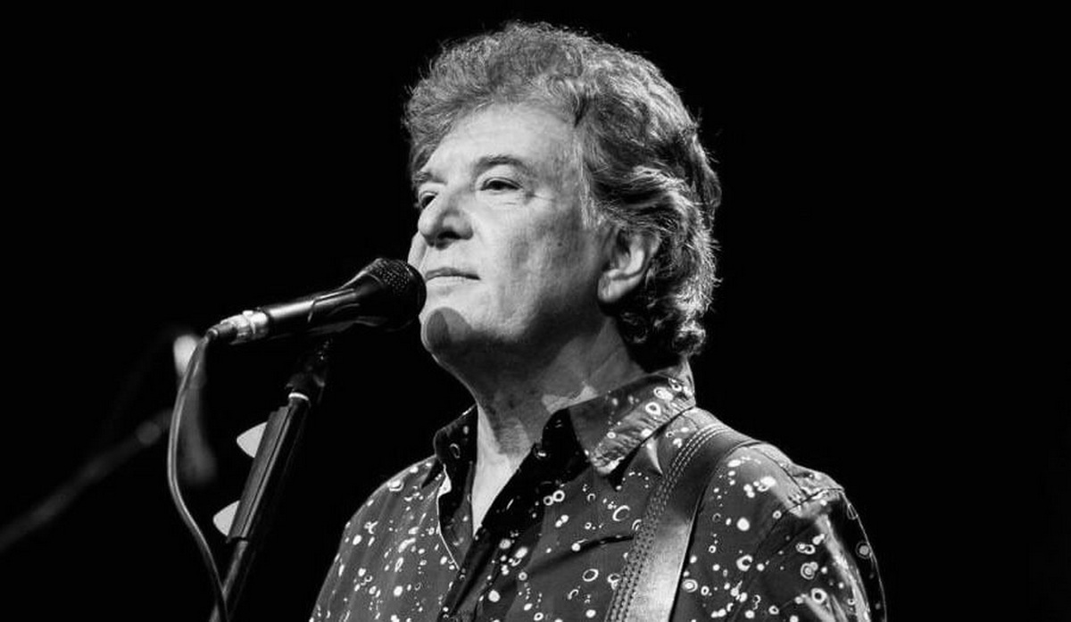 Iulian Vrabete, basist emblematic al trupei Holograf, a murit la 70 de ani