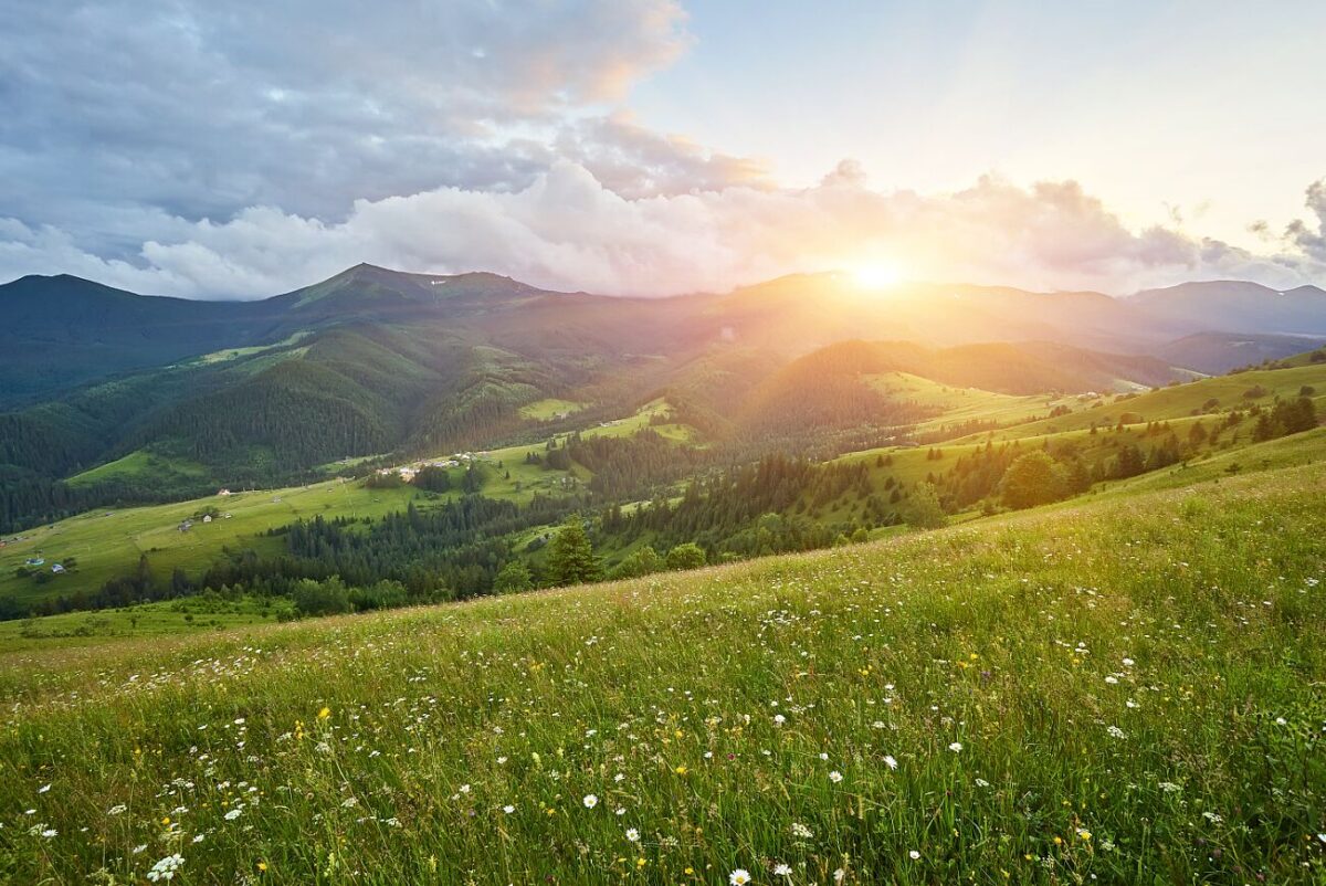 Meteorologii prognozează un interval de variabilitate termică în următoarele două săptămâni