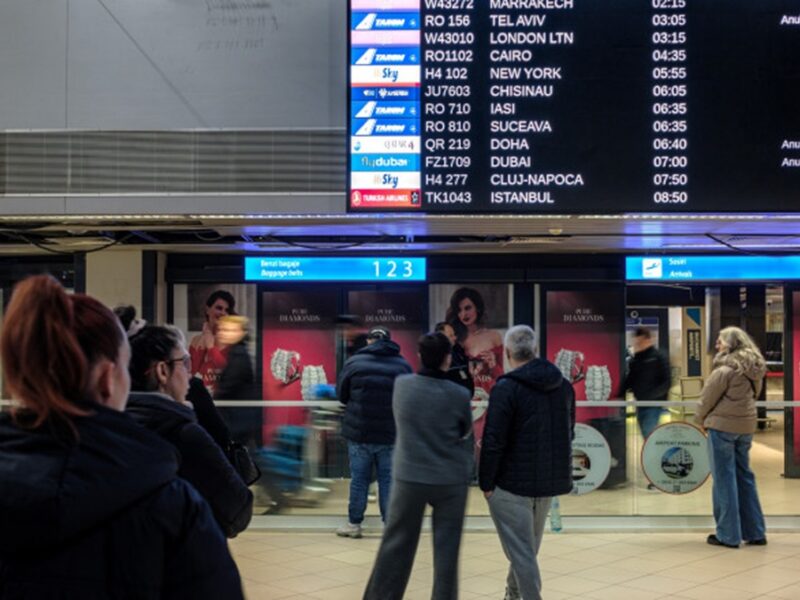 Peste 180 de români repatriați din Qatar cu un zbor charter organizat de MAE