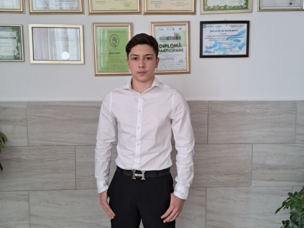 Rezultat de excepție pentru un elev din Tulcea: Ahmed Erdal a obținut Premiul I la Olimpiada de limbă turcă și religie musulmană / foto