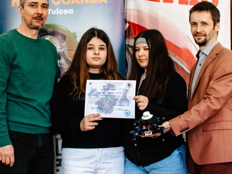 Robotul care dansează și cântă, construit de două eleve de la cel mai mare liceu din județ, a urcat pe podium la ROBOTECH 2026