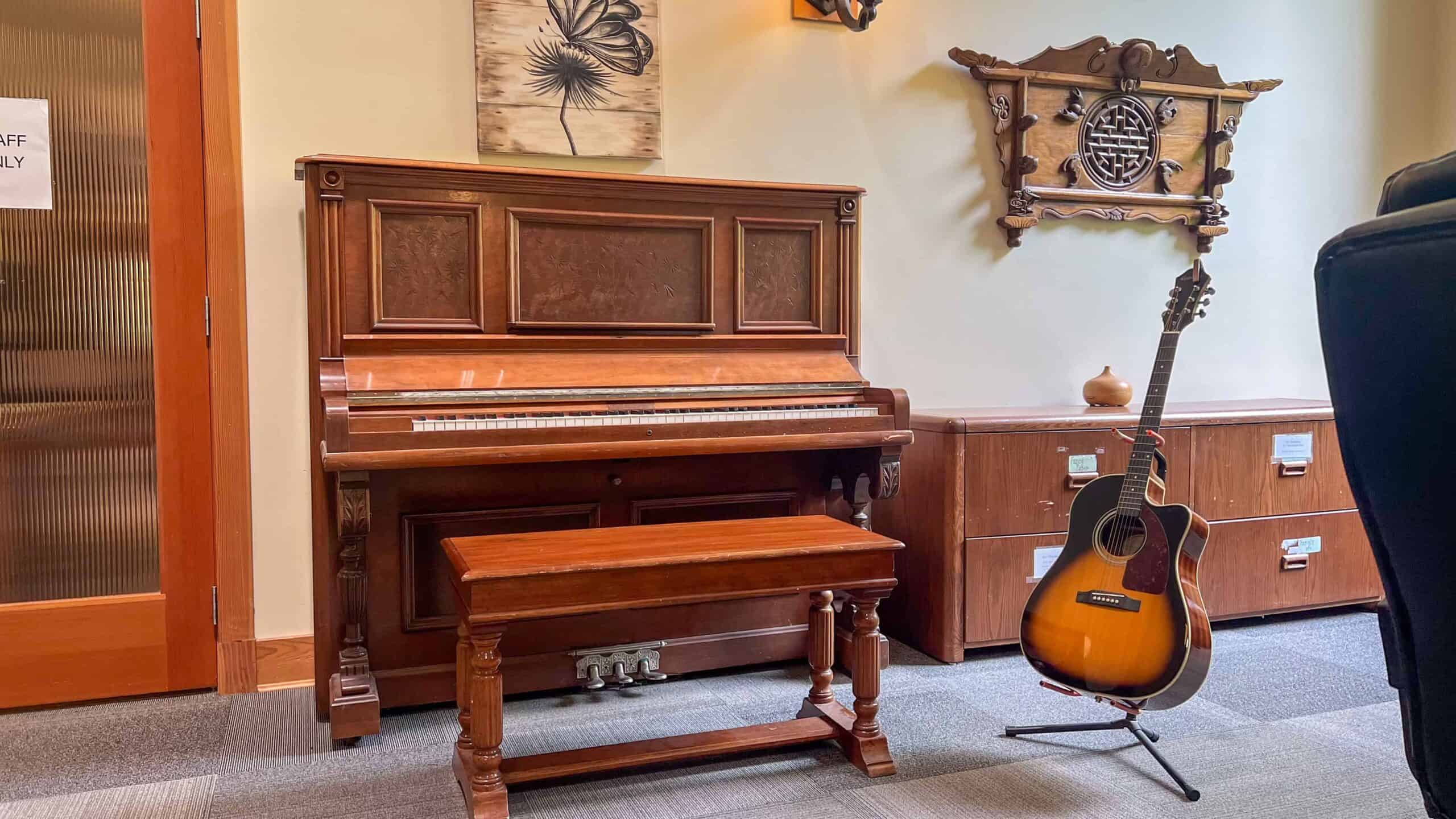 Administration Piano and Guitar