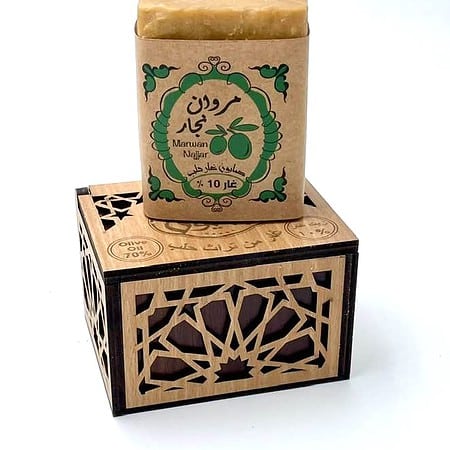 Wieder im Shop: Alepposeife traditionelle Herstellung - 90% Olivenöl, 10% Lorbeeröl, in orientalischer Holzbox