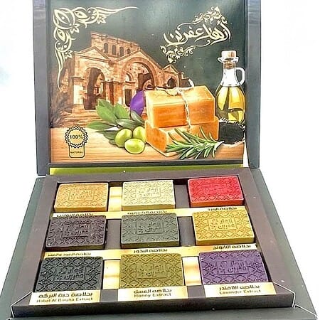 Nur für kurze Zeit: Alepposeifen-Geschenkbox Deluxe Azhar Efrin mit 9 verschiedenen Duft-Seifen (4,53€/100g)