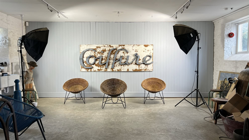 Large Vintage Hairdressers Sign - Image 3