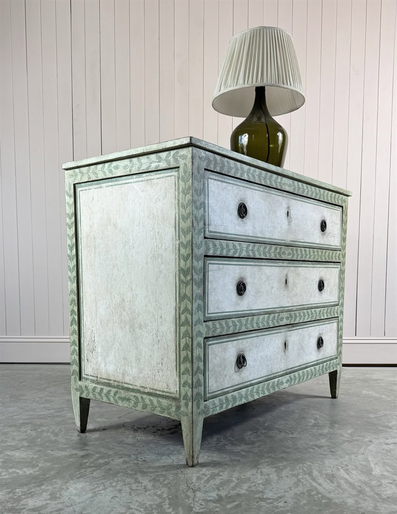 Italian Chest of Drawers - Image 6