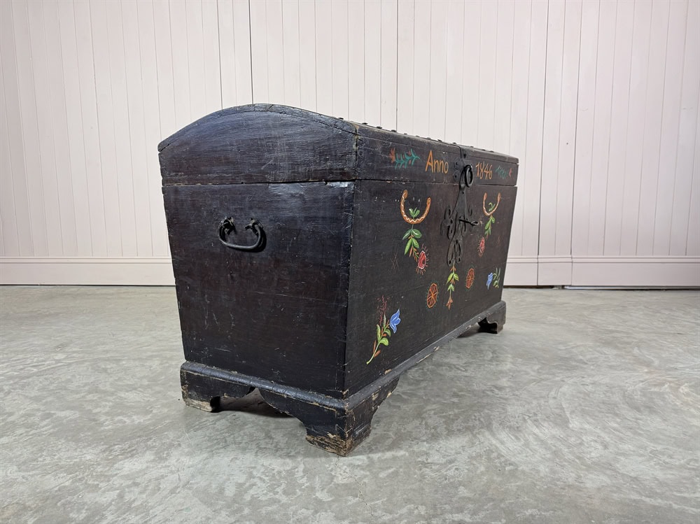 18th Century Marriage Chest - Image 5