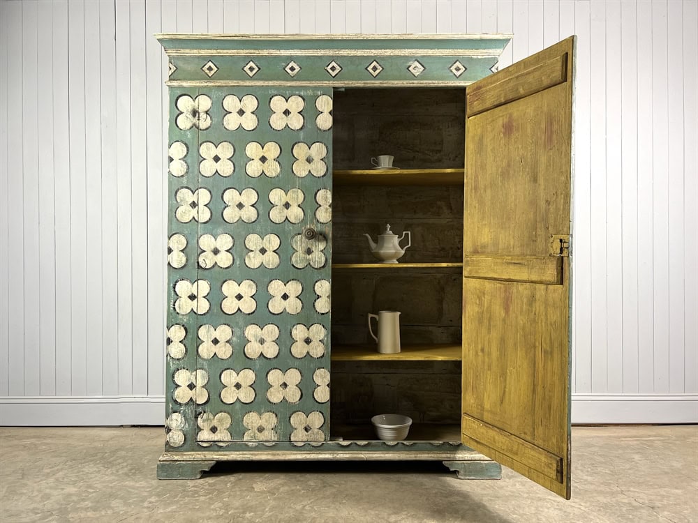 Blue Clover Cupboard - Image 2