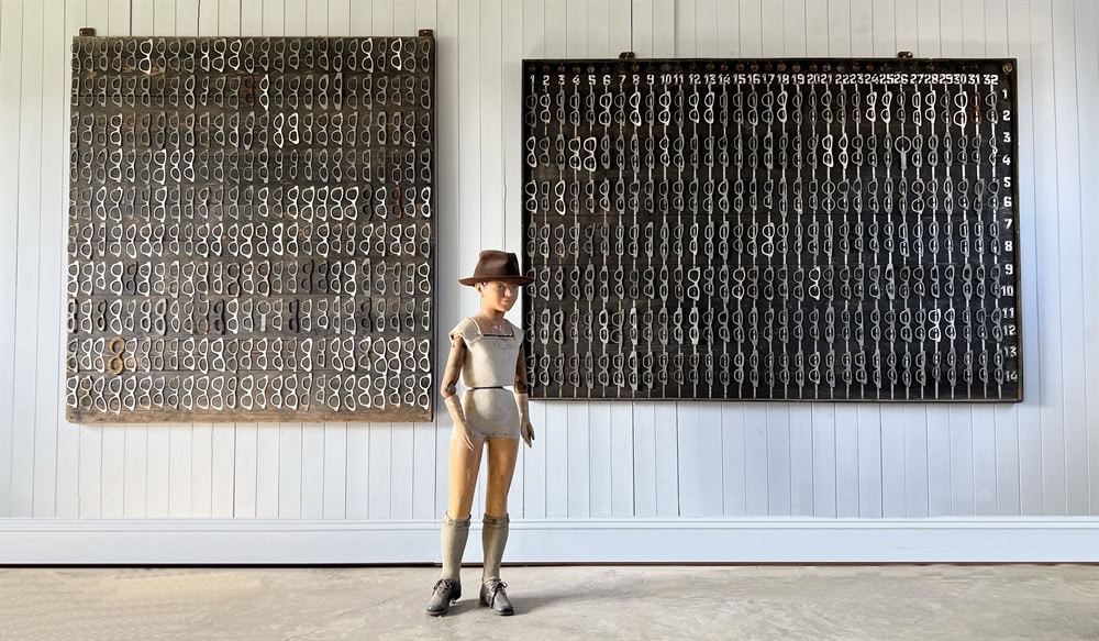 Glasses Factory Panels - Image 4