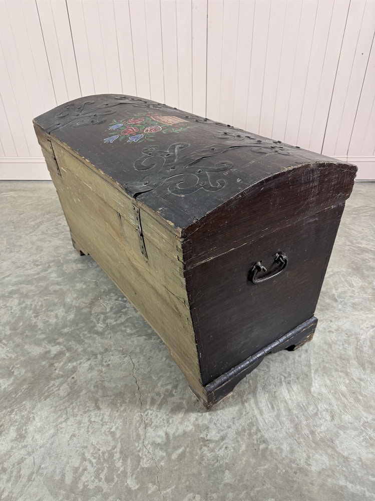 18th Century Marriage Chest - Image 3