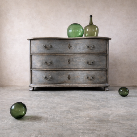 18th Century French Chest of Drawers