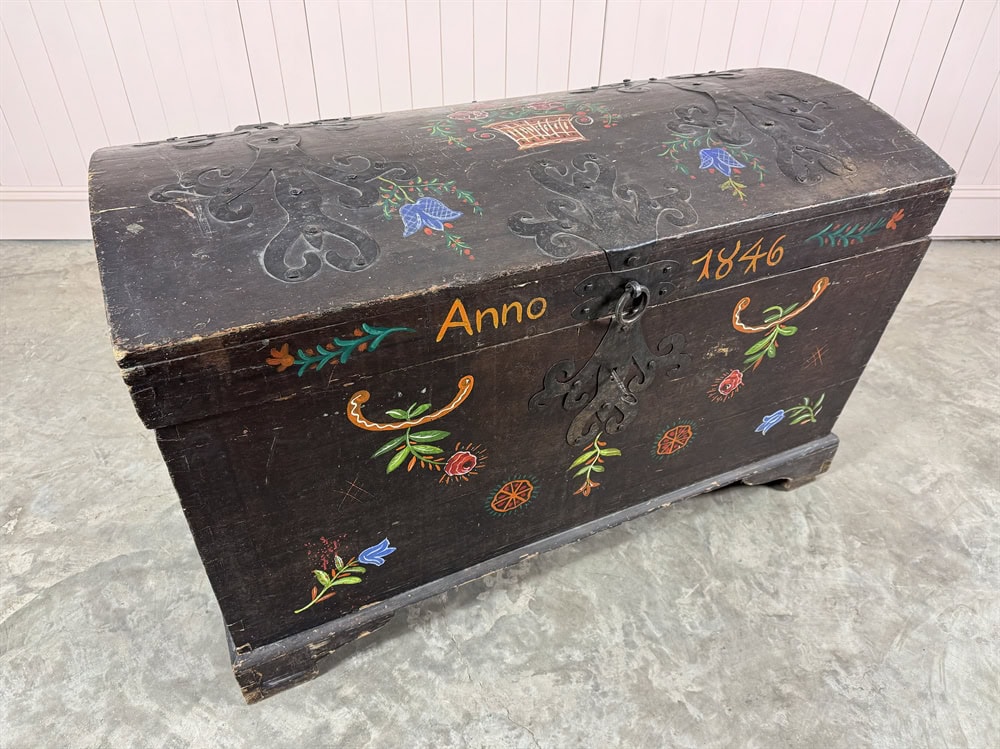 18th Century Marriage Chest - Image 9