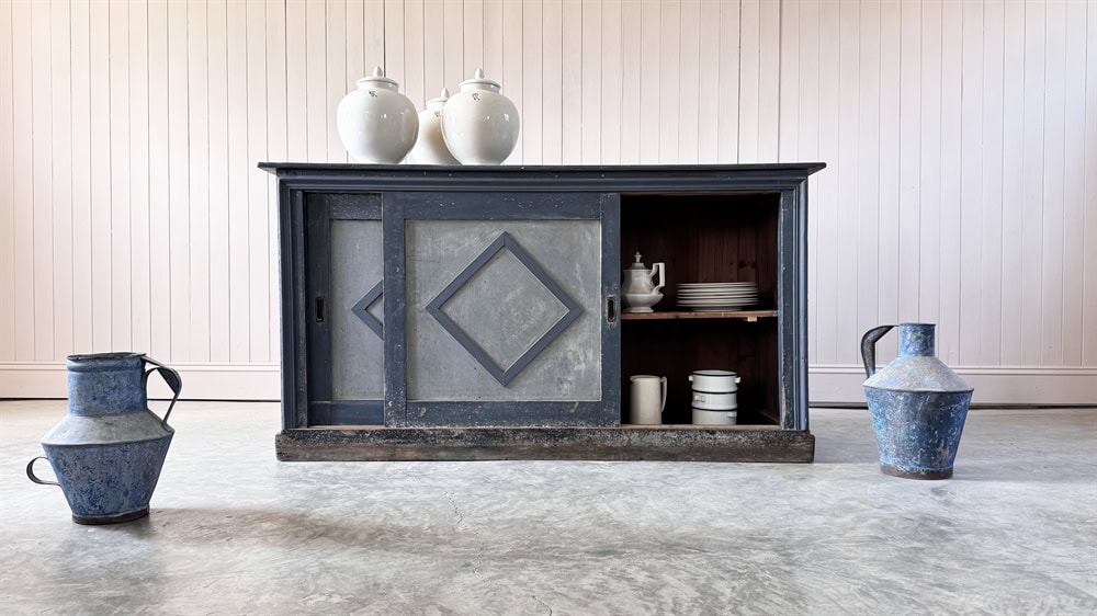 French Counter / Island