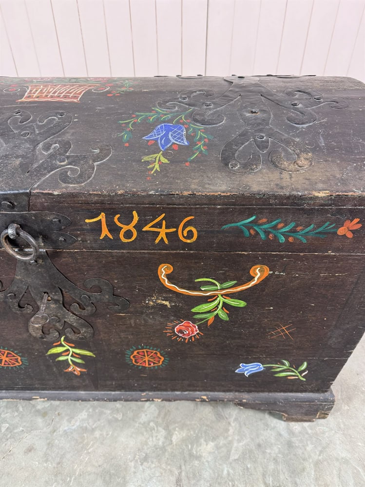 18th Century Marriage Chest - Image 8