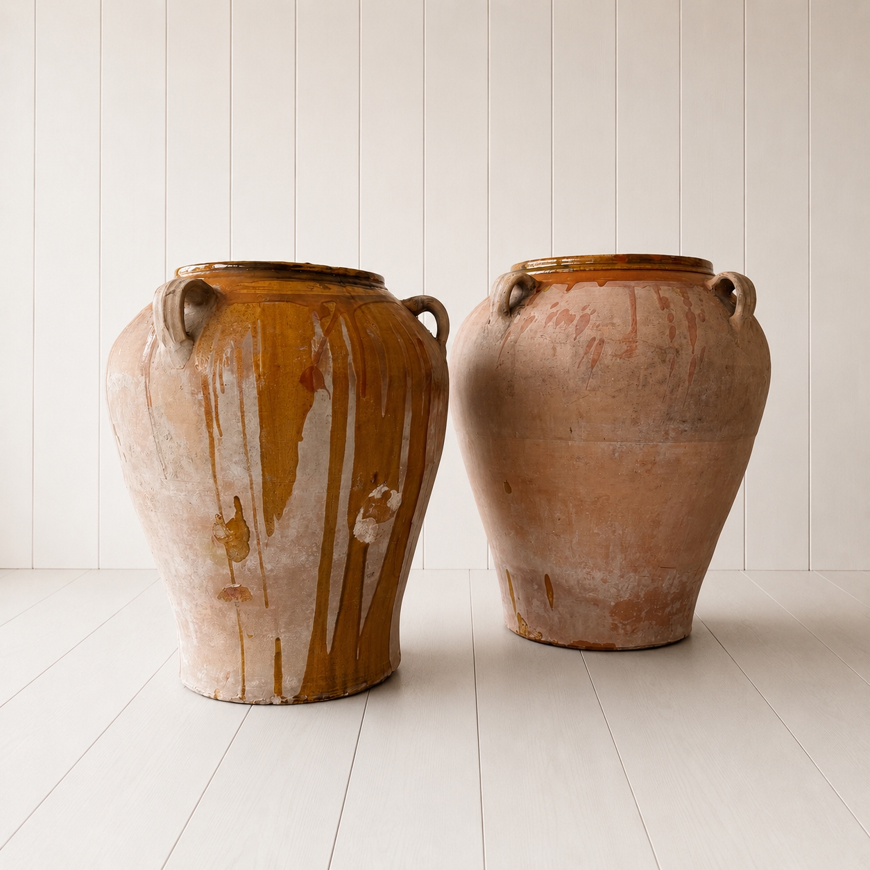 Pair of Late 19th-Century Spanish Miravet Olive Pots from Tarragona - Image 2