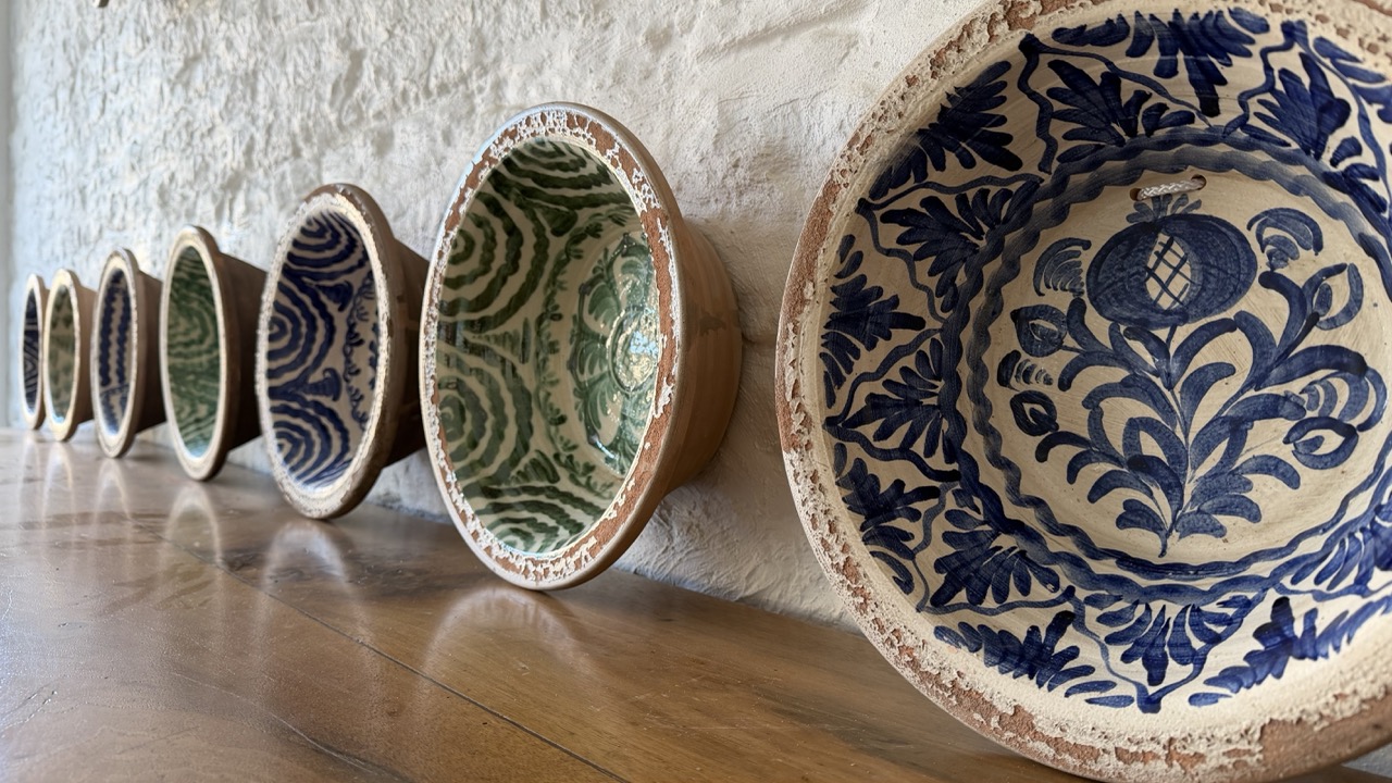 30cm Spanish Librillo Bowls 20th Century - Image 4