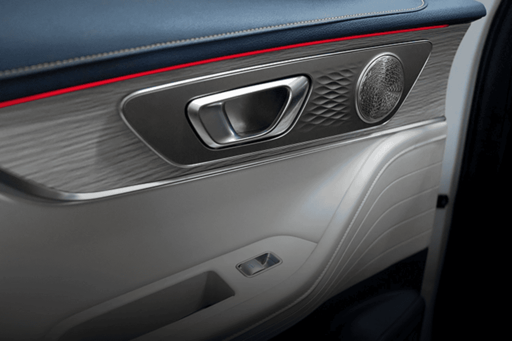 Interior Multi Warna dengan Bahan Halus