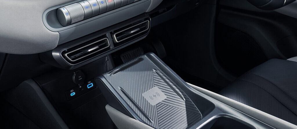 Pengisian Daya Nirkabel yang Praktis Atto 1