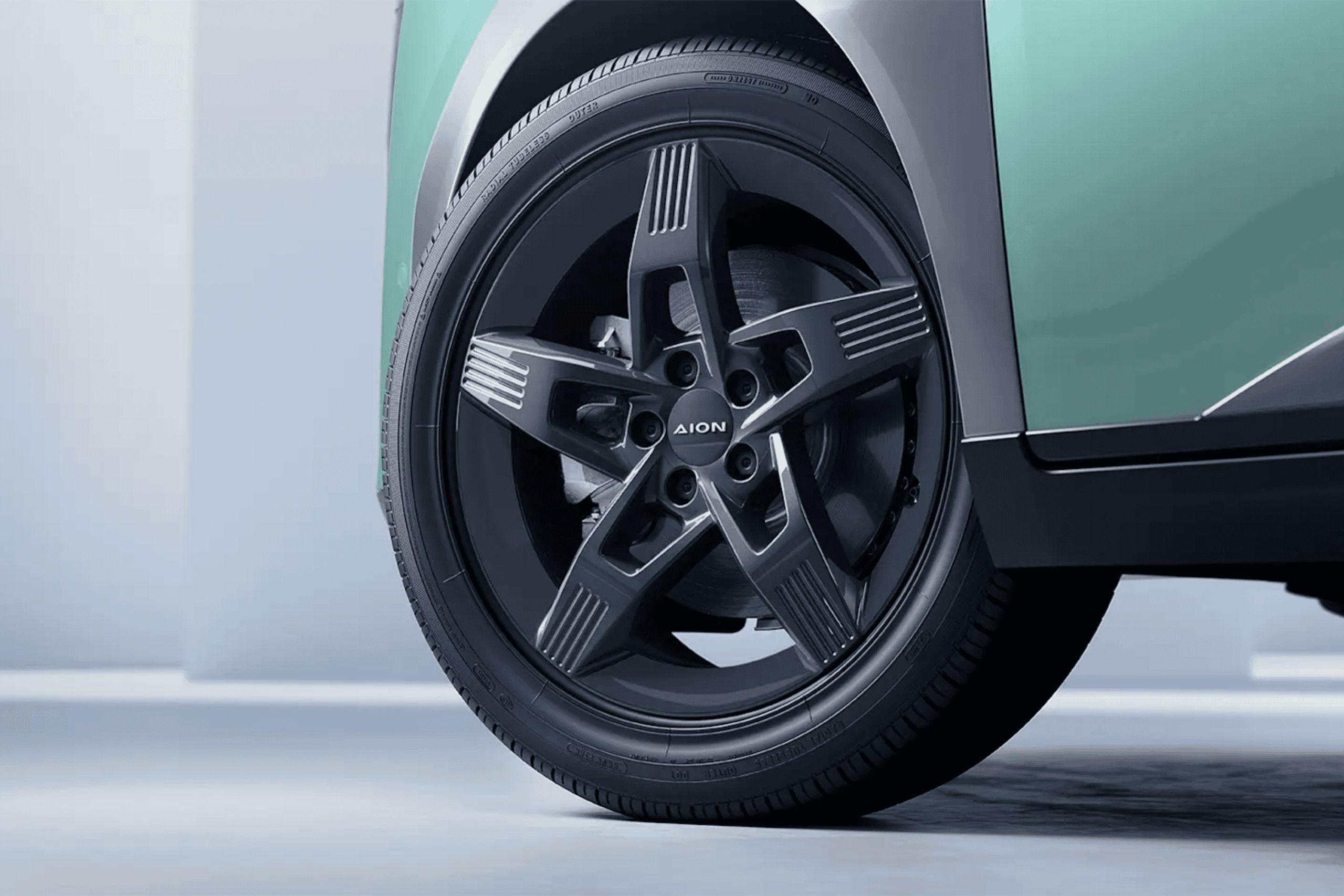 18 inch Sporty Alloy Wheel