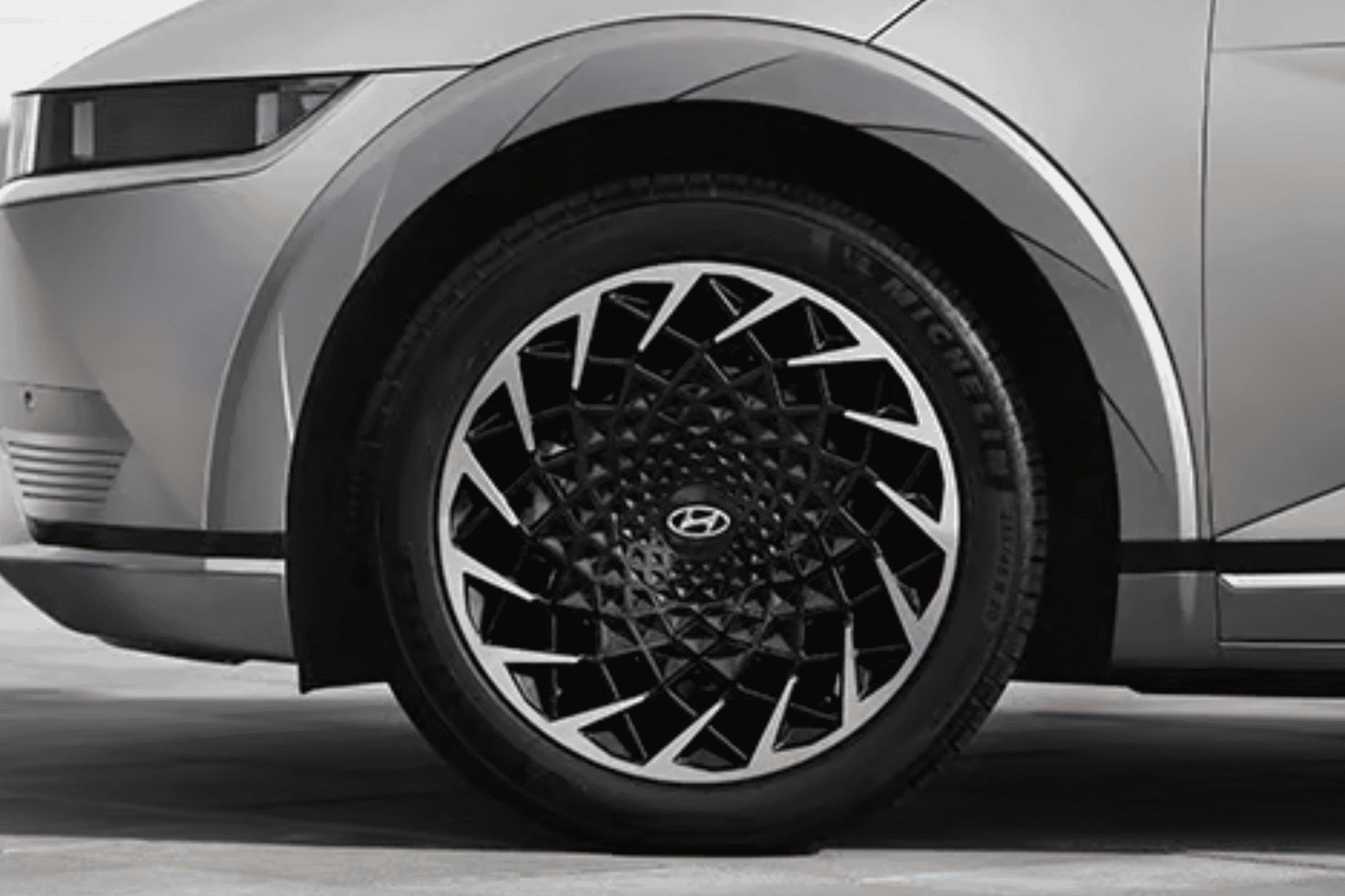 20-inch Fractal Alloy Wheels*