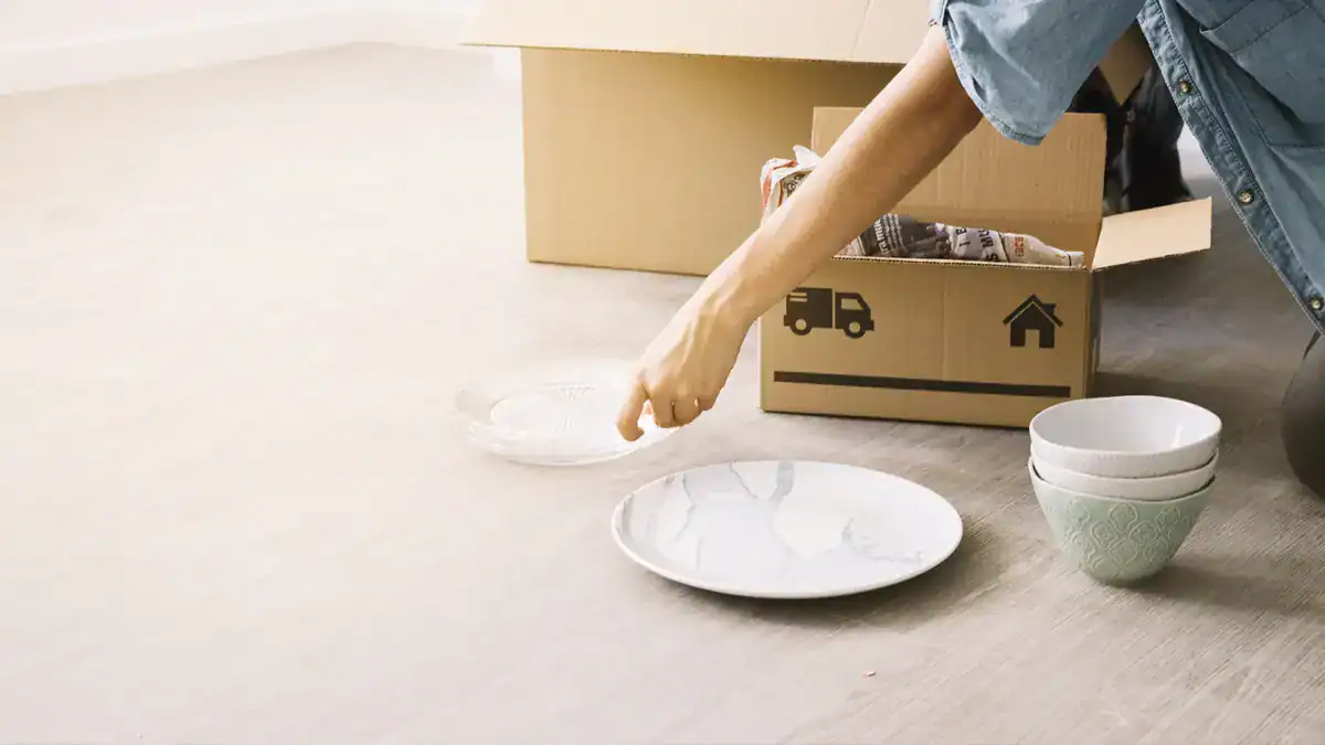 How to Pack a Kitchen for Moving