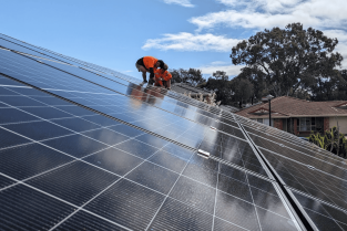 Solar-Battery-Installation