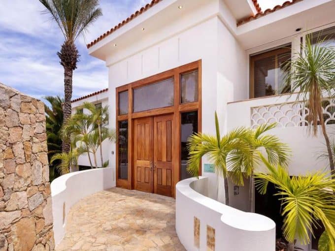 Palmilla Luxury Villa With Tropical Landscaping And Ocean Views.