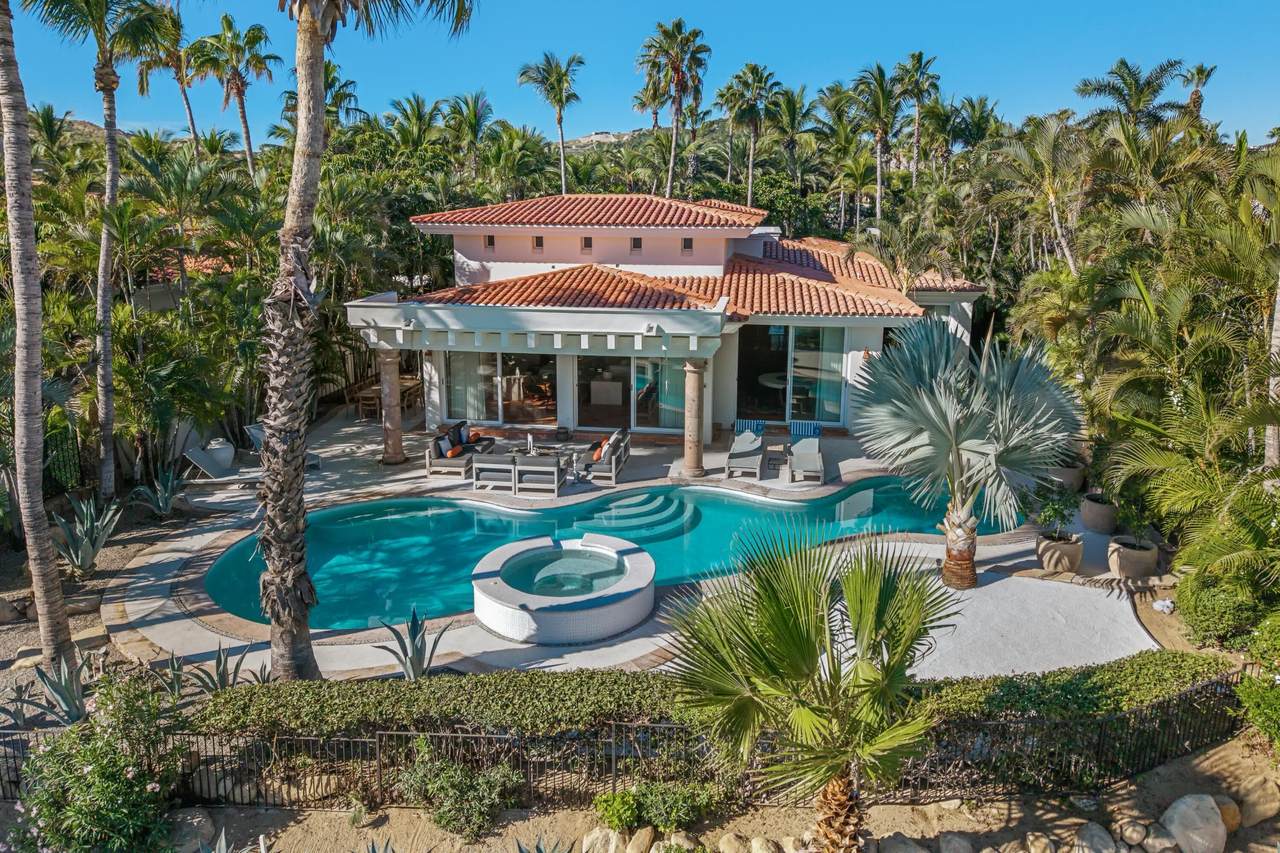 Palmilla Oceanfront Estate With Pool And Lush Tropical Landscaping.