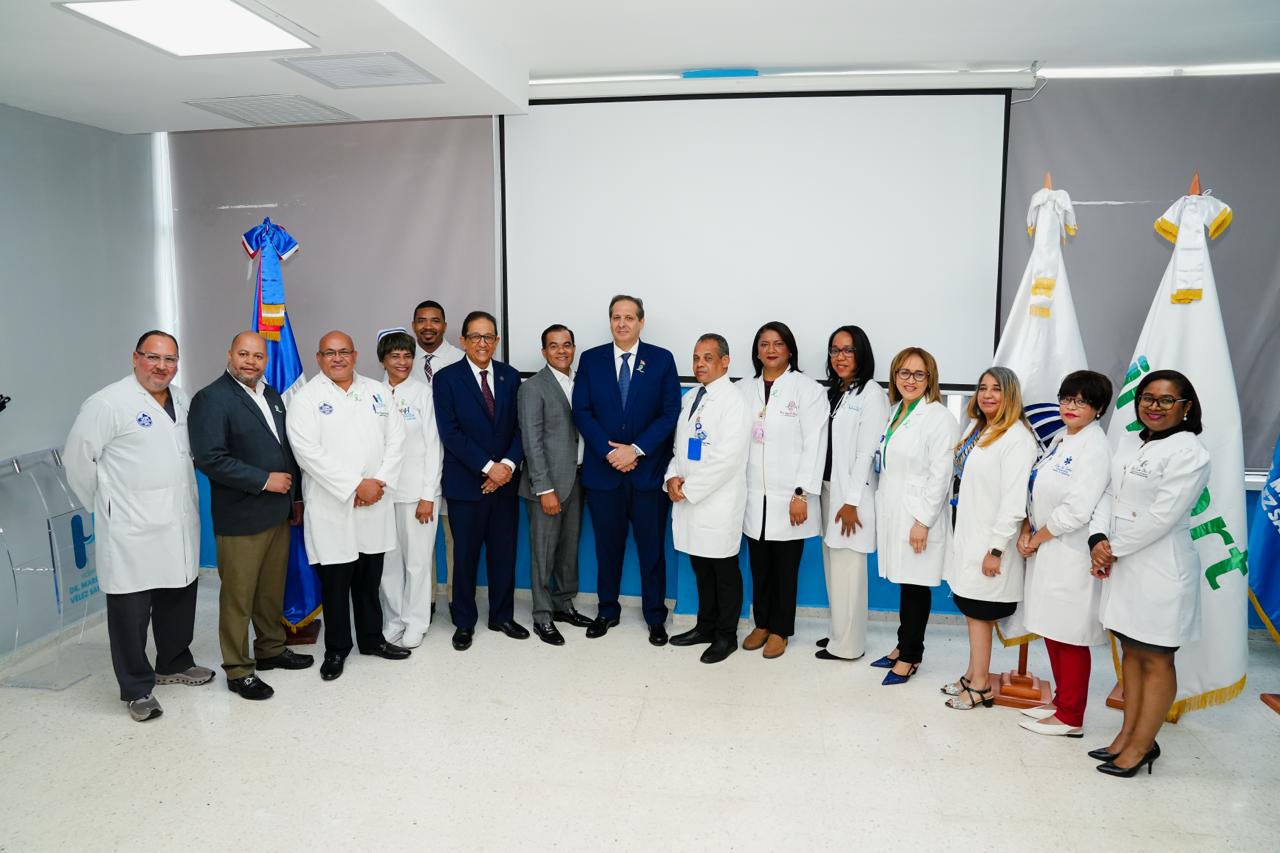 Ministro de Salud Pública, Víctor Atallah