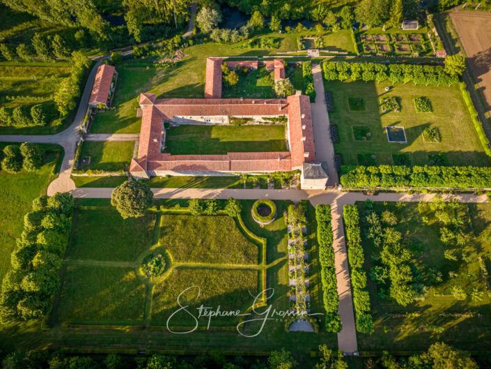 Le Logis de Chaligny photographié d’un drone