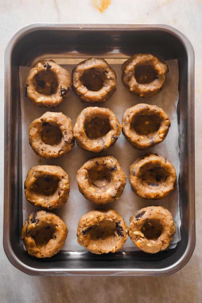 Masa de cookie de chocolate y avellanas hueca para rellenar