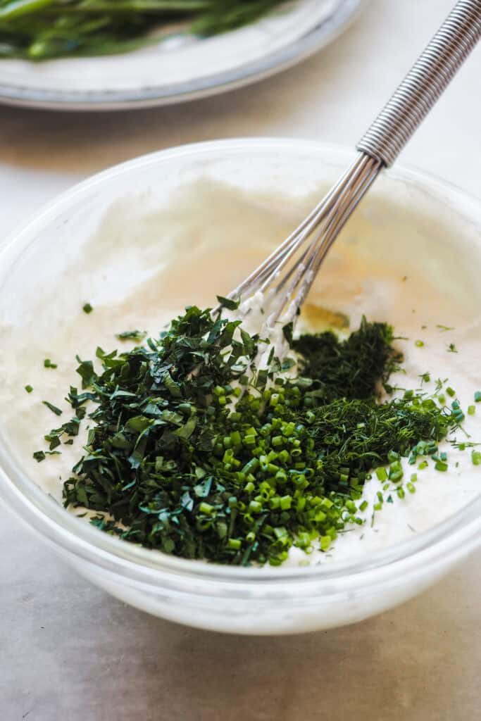Crema de queso feta y hierbas sin mezclar