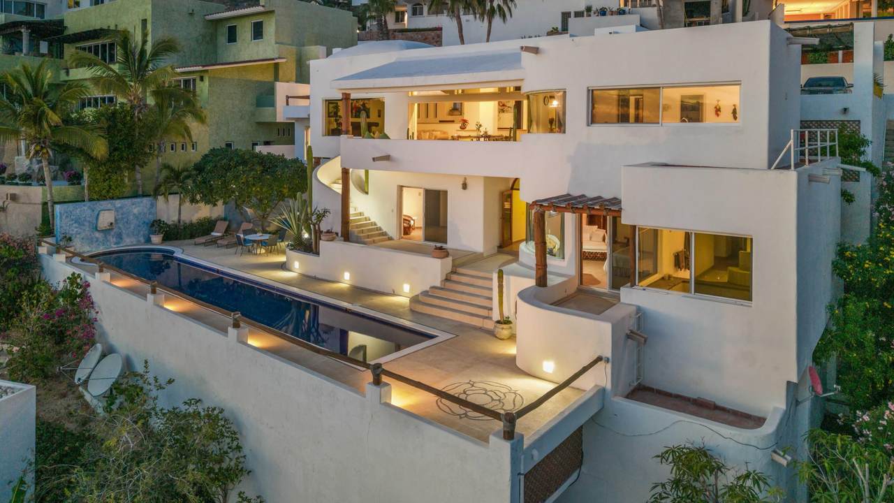Stunning Pedregal Villa With Modern Design, Private Pool, Spacious Terraces, And Vibrant Outdoor Lighting, Offering Luxurious Living In Exclusive Pedregal Neighborhood.