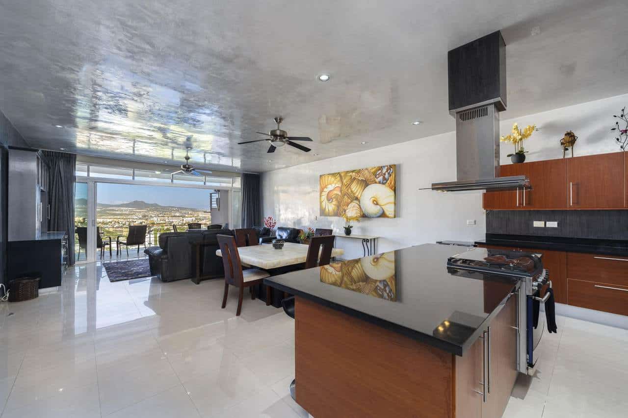 Pedregal Hillside Home With Modern Open-Concept Living Area And Stunning Ocean Views.