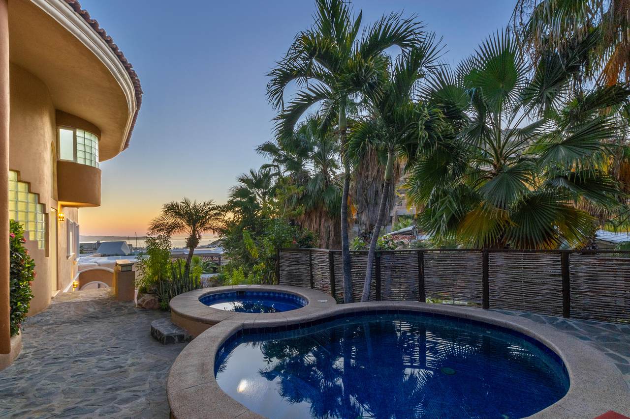 Pedregal Hillside Home With Stunning Ocean Vistas And Lush Tropical Landscaping. Perfect For Luxury Living Near The Marina.