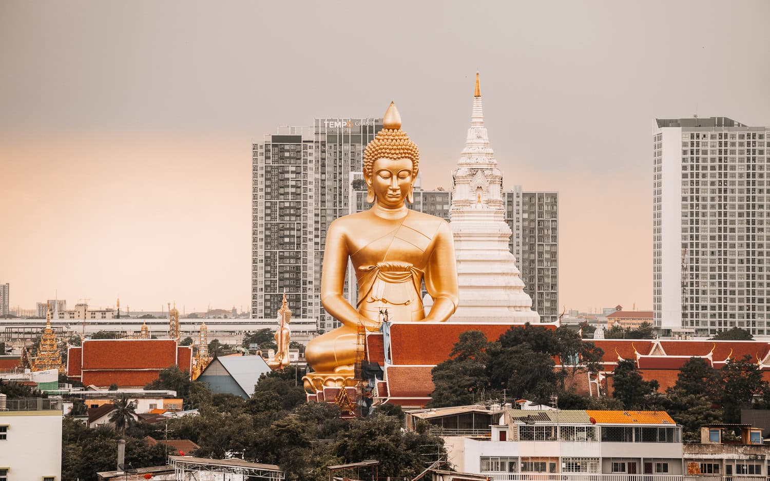 Wat Paknam Phasi Charoen, The Big Golden Buddha in Bangkok