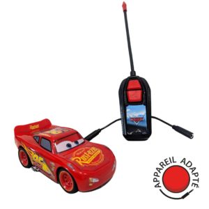 Voiture radiocommandée Cars 3 Flash McQueen avec télécommande adaptée pour contacteur