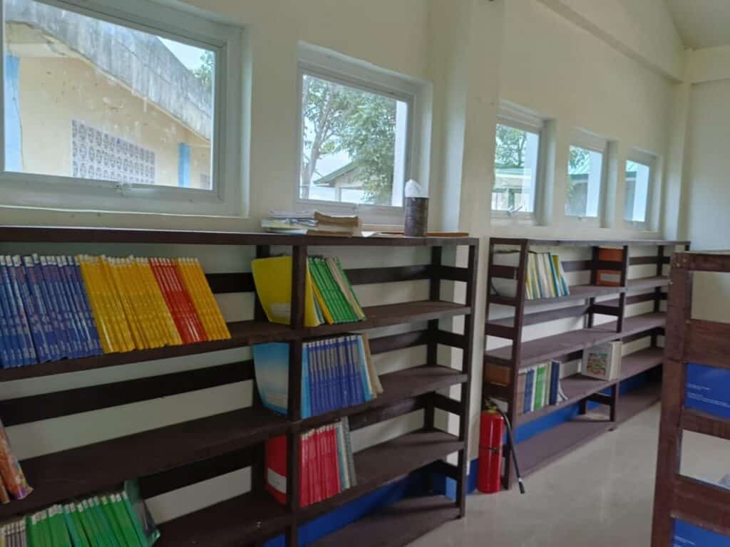Books in the library of Lanao Library at Mahaad Al-Aziziah Al-Arabie Al-Islamie in Lanao del Sur