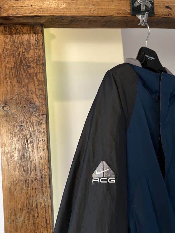 Kurtka Nike ACG 00s - obrazek 3