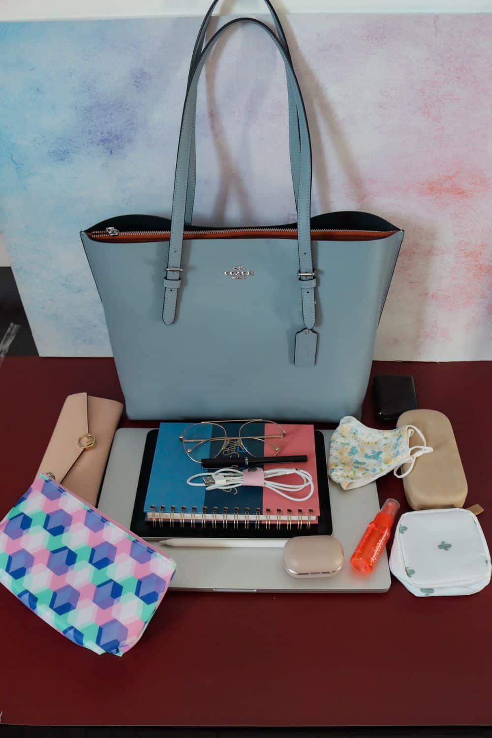 How To Organize Things In A Tote Bag And Keep It That Way