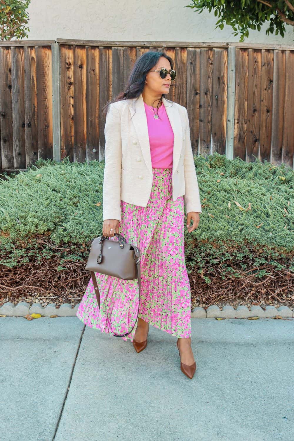 Printed skirt outfit Idea