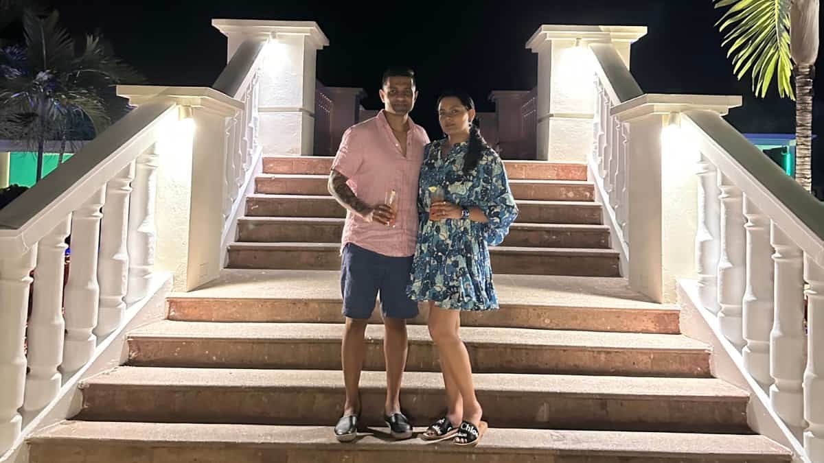 What To Wear to a Resort Vacation: Pool Side, Day & Night - Blog Banner